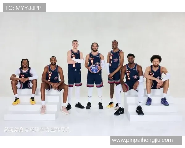 足球明星与NBA球员同框合影展现体育魅力与友谊的精彩瞬间 足球明星与NBA球员同框合影展现体育魅力与友谊的精彩瞬间