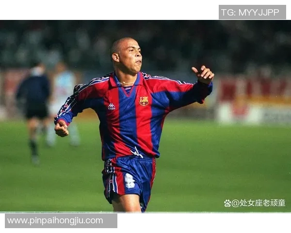 足球明星挑战时尚极限穿着最丑鞋子引发热议与争议 足球明星挑战时尚极限穿着最丑鞋子引发热议与争议