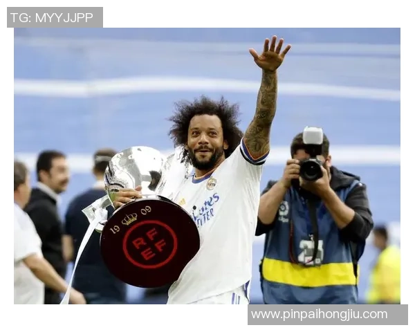 足球明星点亮青春岁月的激情与梦想之旅 足球明星点亮青春岁月的激情与梦想之旅